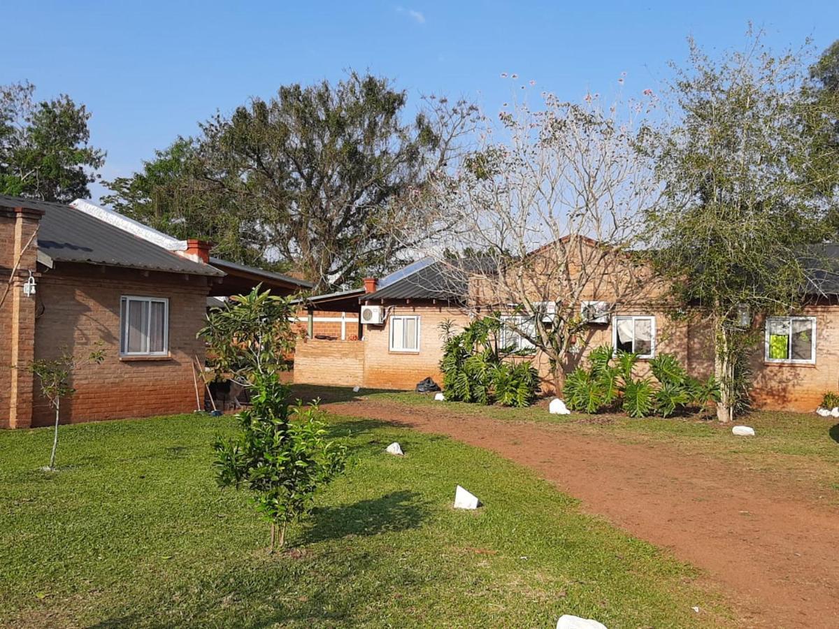 Mi Buen Refugio Villa Puerto Iguazú Esterno foto